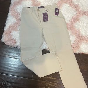 NWT Gloria Vanderbilt Amanda Jeans Women Size 14P